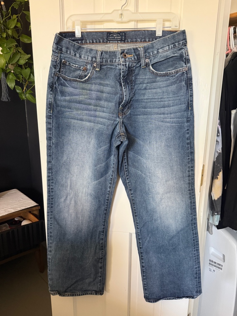 Lucky Brand Men's Washed Blue Straight Jeans